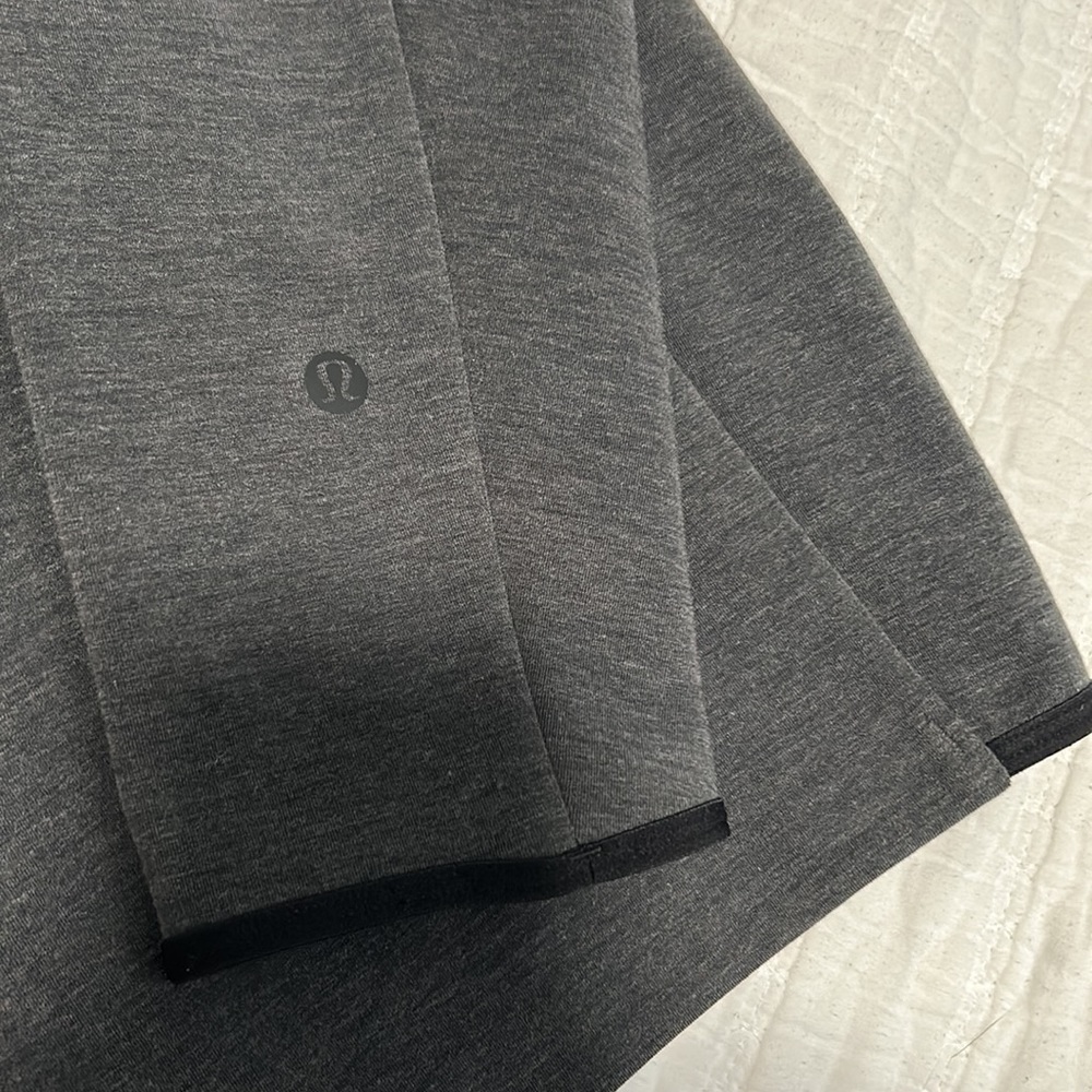 NWOT Lululemon Crewneck Sweater - Picture 5 of 5